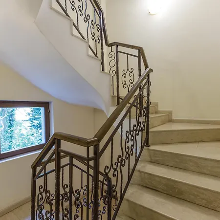Apartman Sea Garden Flat With Private Parking