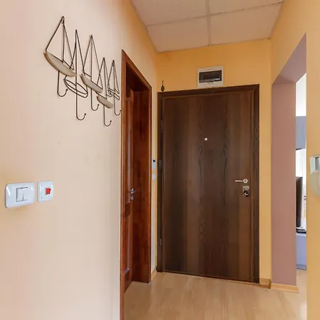 Sea Garden Flat With Private Parking Várna