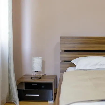 Sea Garden Flat With Private Parking Várna