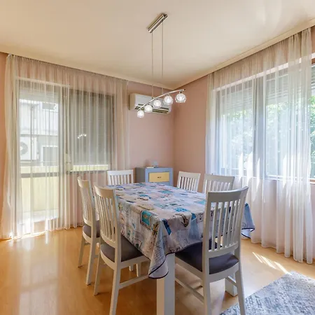 Sea Garden Flat With Private Parking Apartman *